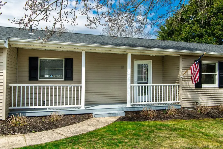 11 Akron Place, Shoreham, NY 11786 - #2