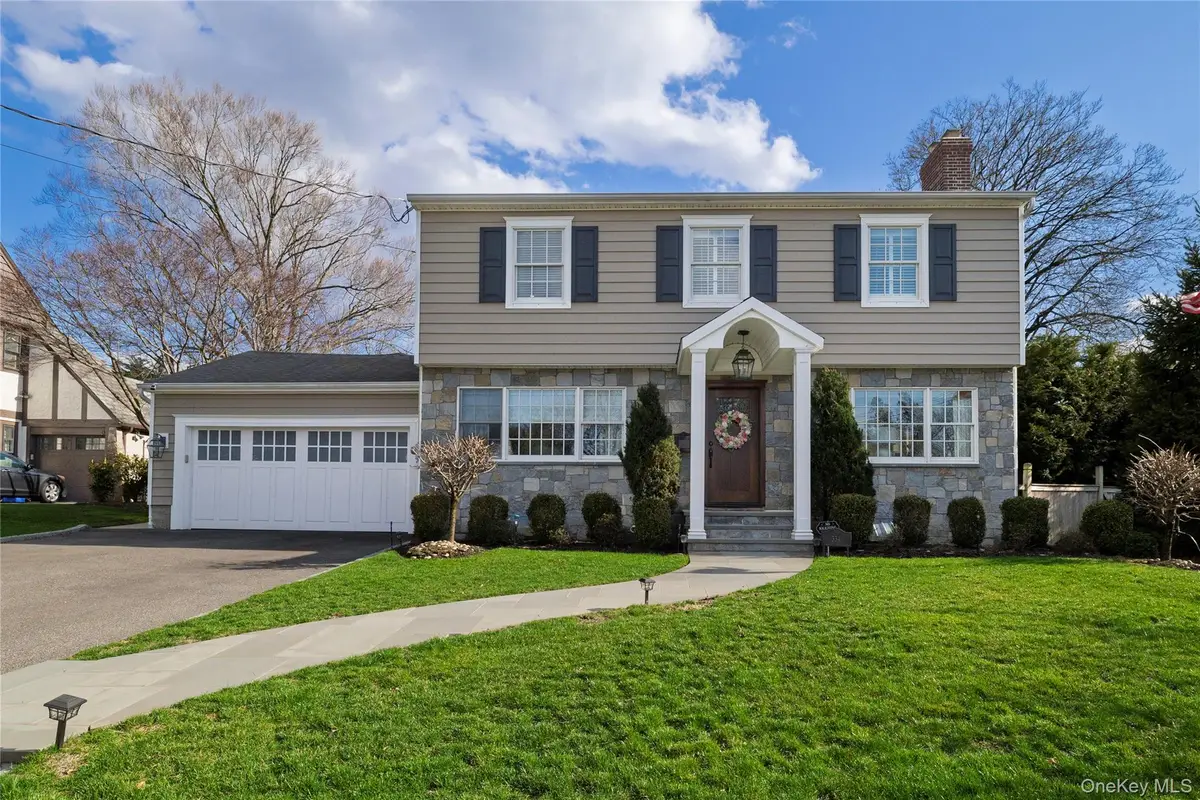 334 Raymond Street, Rockville Centre, NY 11570 - #1