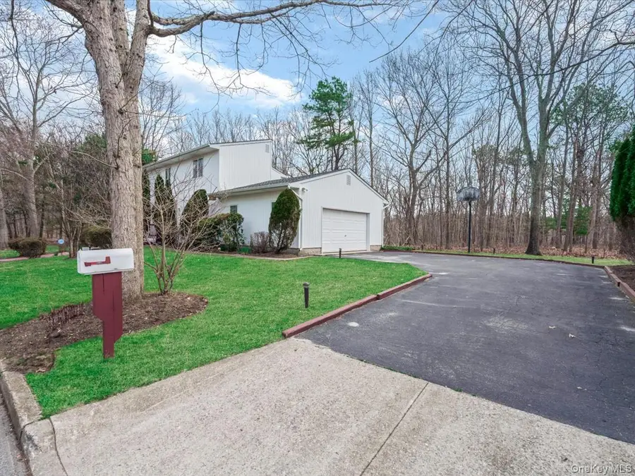 21 Linden Avenue, Kings Park, NY 11754 - #2