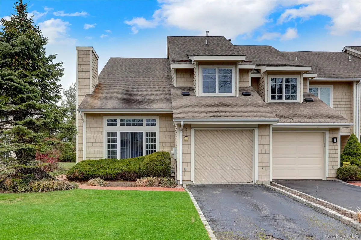 15 Doral Lane, Bay Shore, NY 11706 - #1