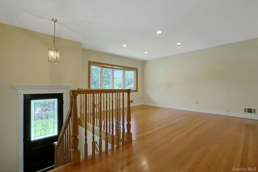 19 Von Beaste Lane, Congers, NY 10920 - #2