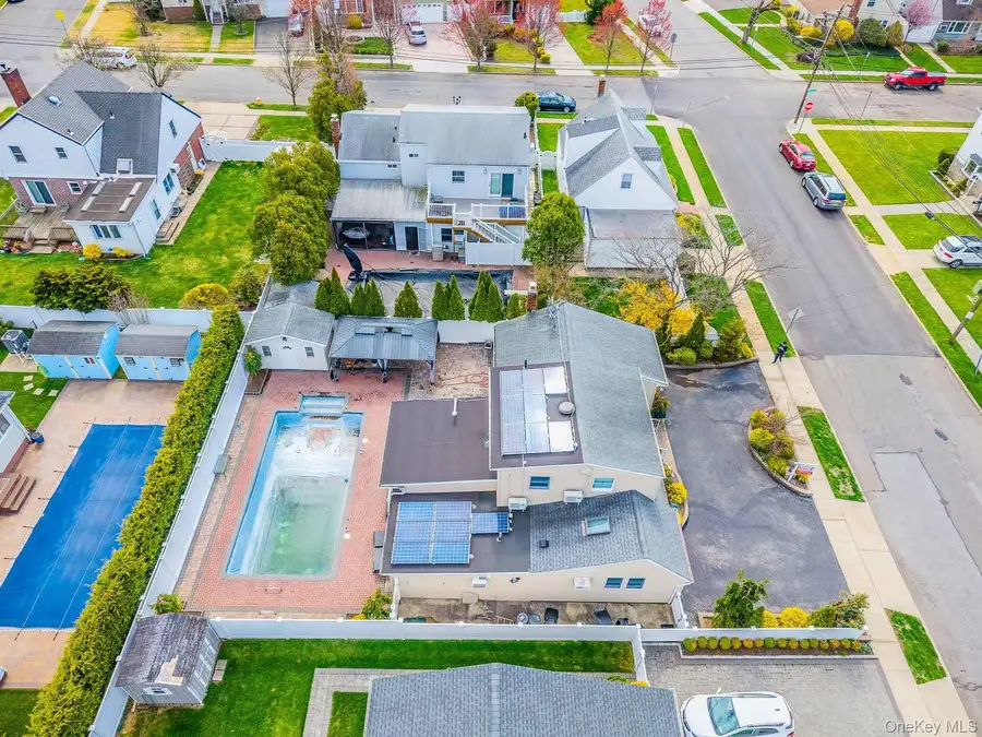 357 Gates Avenue, East Meadow, NY 11554 - #3