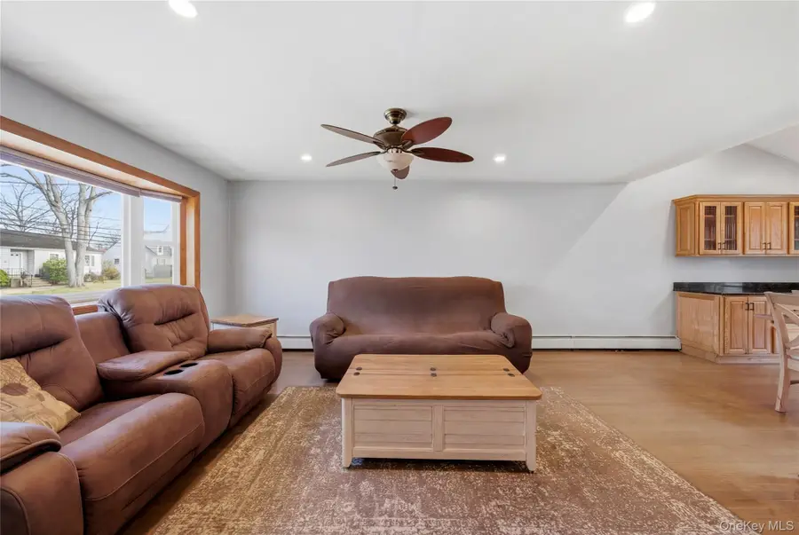 32 46th Street, Islip, NY 11751 - #3