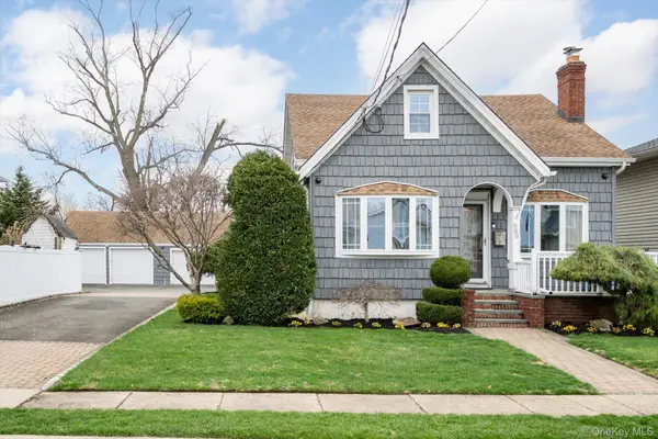 966 Tyrus Court, Merrick, NY 11566