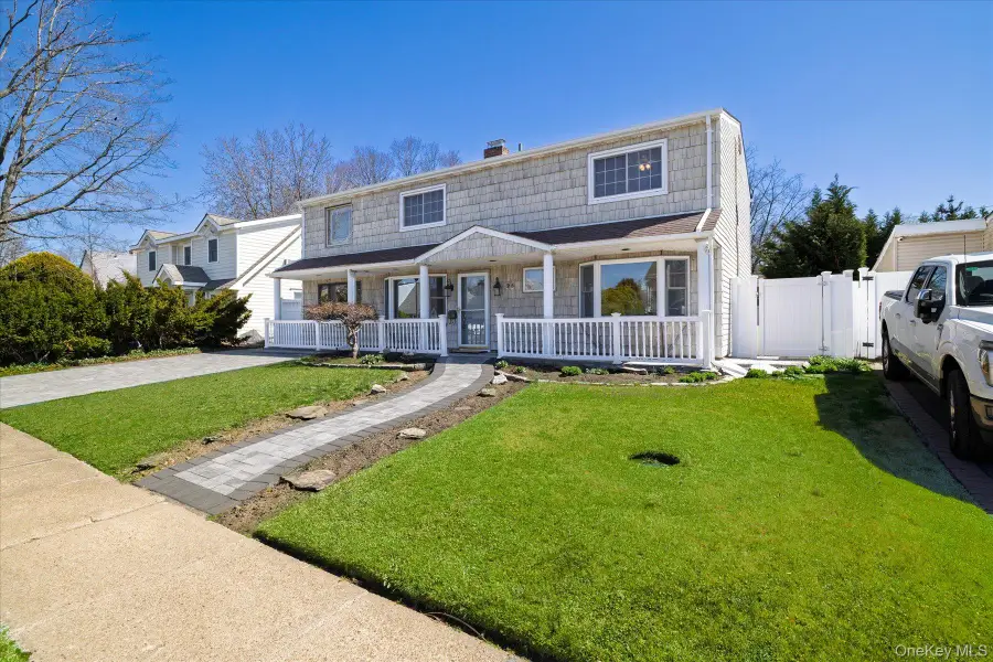 25 Cobalt Lane, Westbury, NY 11590 - #3