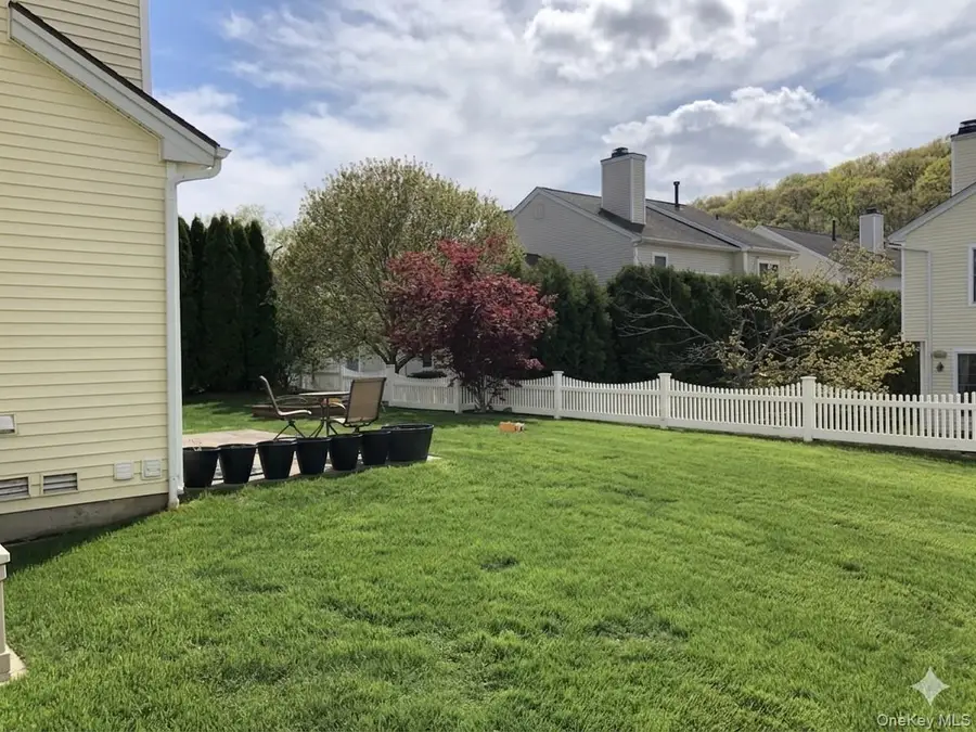 38 Ovation Court, White Plains, NY 10603 - #2