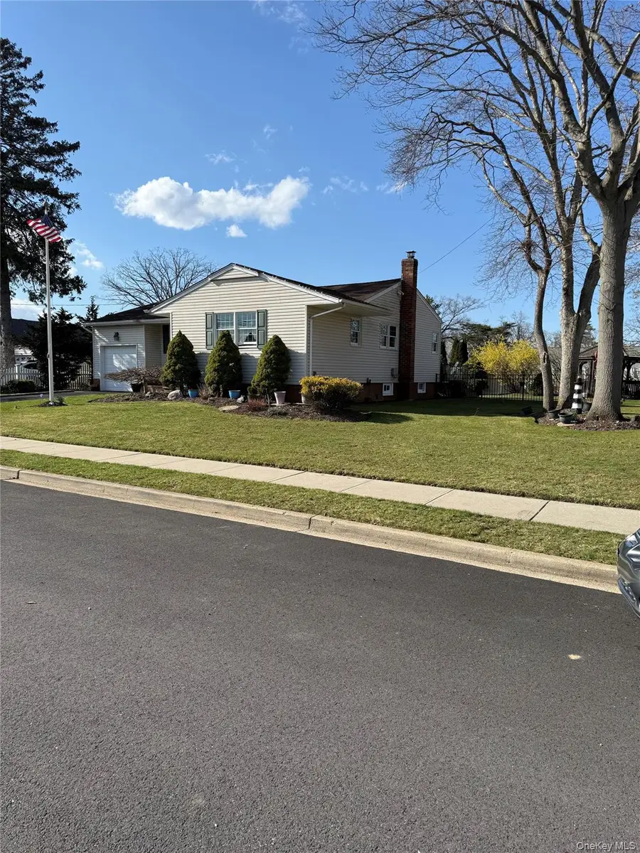 189 N Iowa Avenue, Massapequa, NY 11758 - #3