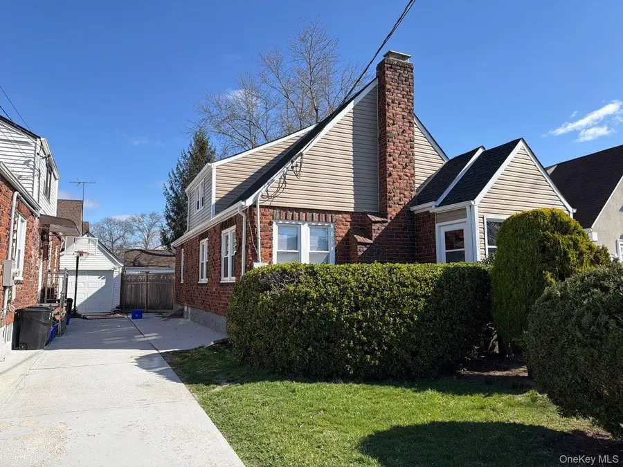 987 Wallace Avenue, Baldwin, NY 11510 - #2