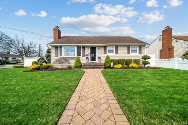 261 N 6th Street, Bethpage, NY 11714