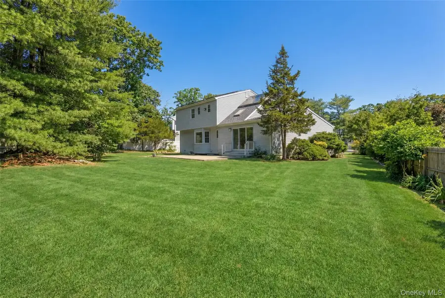 19 Sherwood Court, Ronkonkoma, NY 11779 - #2