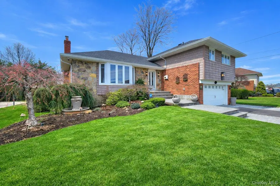 7 Market Drive, Syosset, NY 11791 - #2