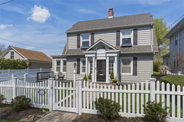 11 Oakland Street, Huntington, NY 11743