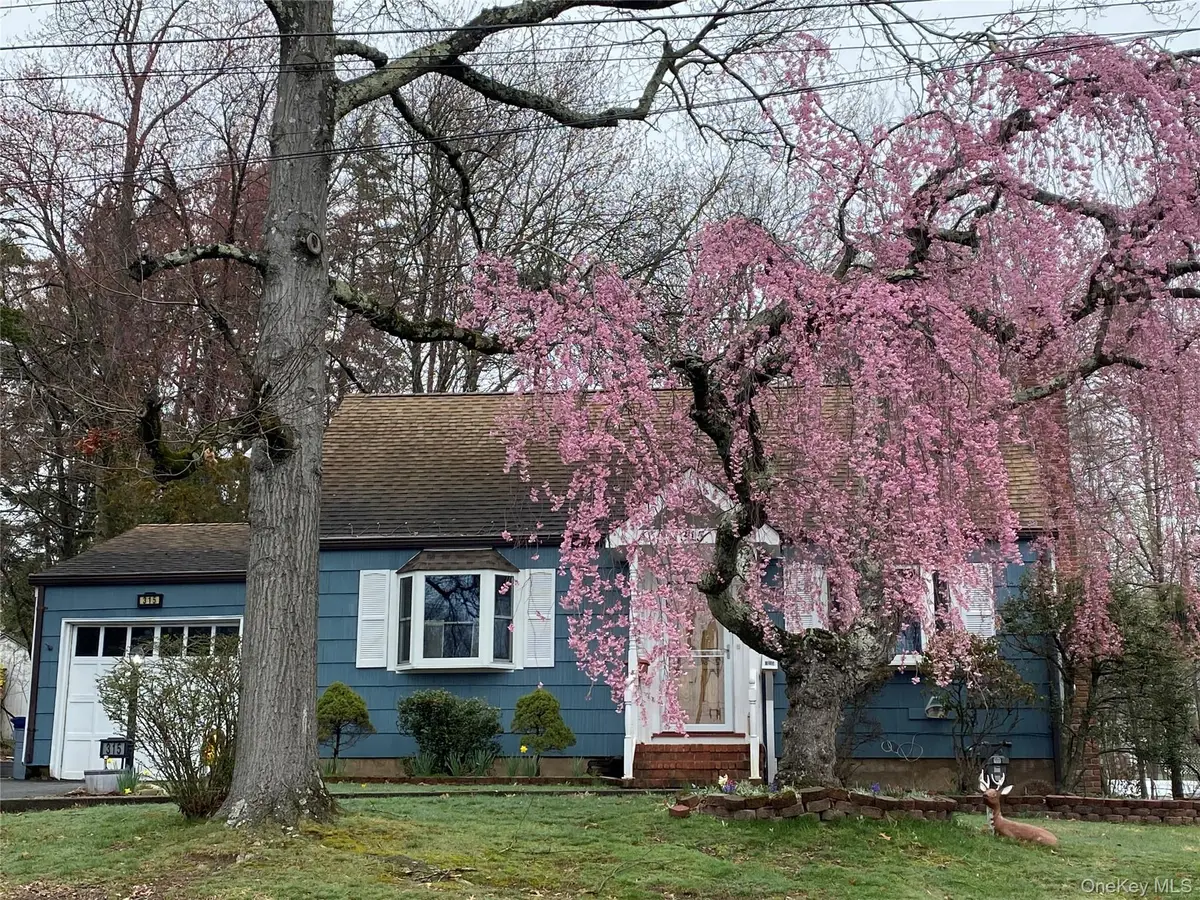 315 Manor Boulevard, Pearl River, NY 10965 - #1