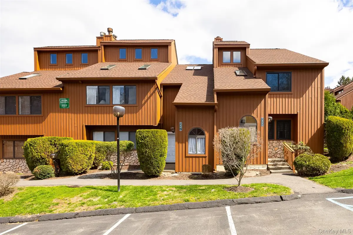 237 Panorama Court, Poughkeepsie, NY 12603 - #1