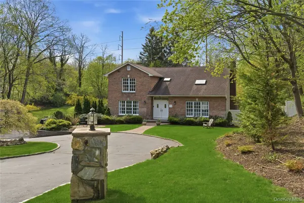 12 Pond Drive, Syosset, NY 11791