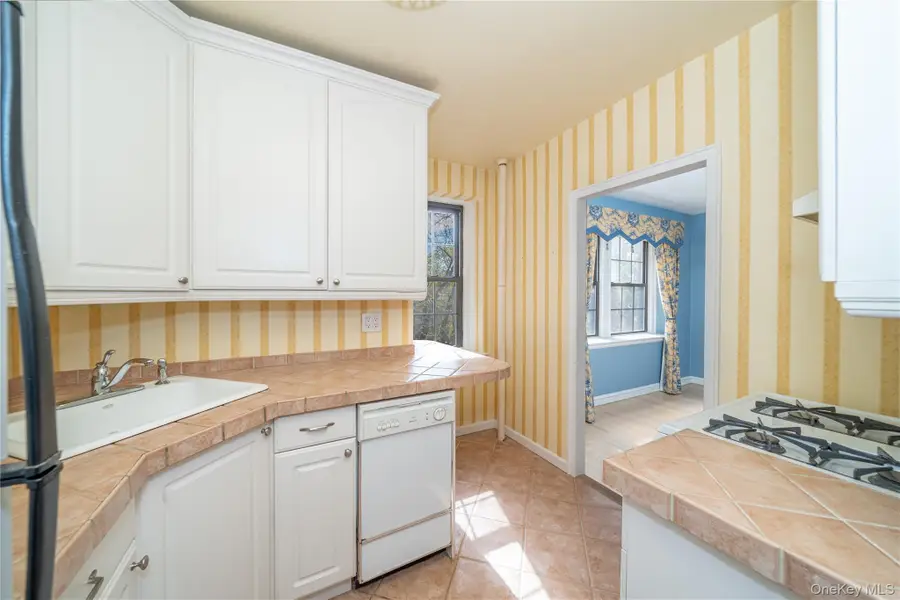 198 Garth Road #2B, Scarsdale, NY 10583 - #3