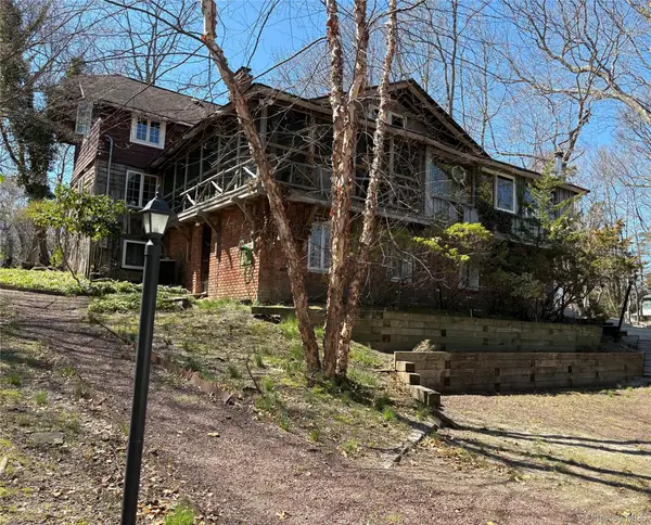 10 Tagliabue Road, Shoreham, NY 11786