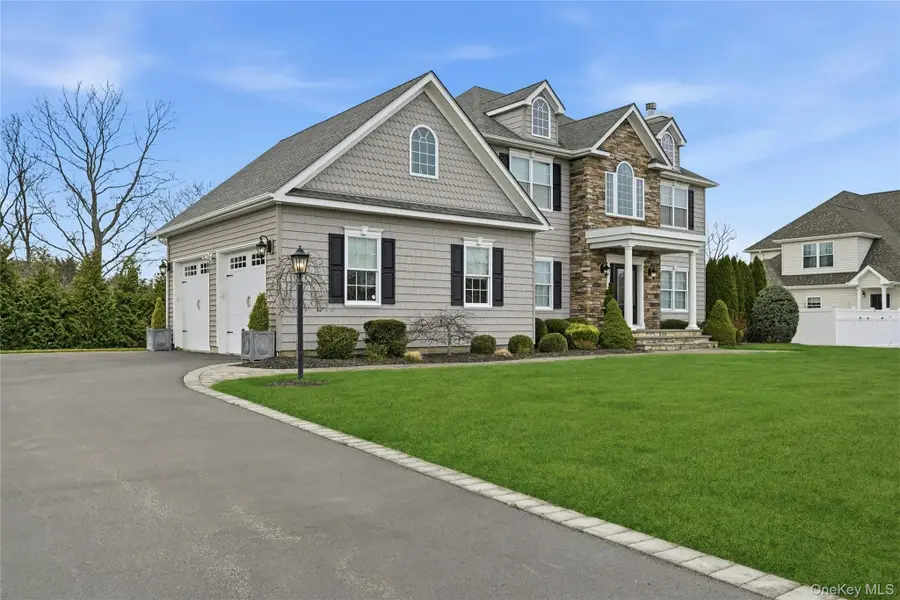 14 Southview Circle, Lake Grove, NY 11755 - #2