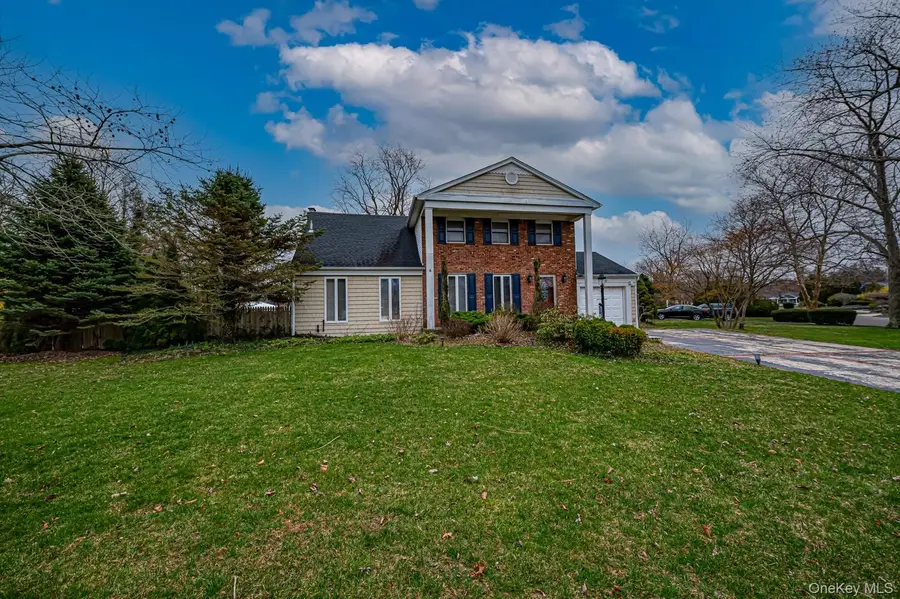 28 Barnsley Crescent, Mount Sinai, NY 11766 - #2