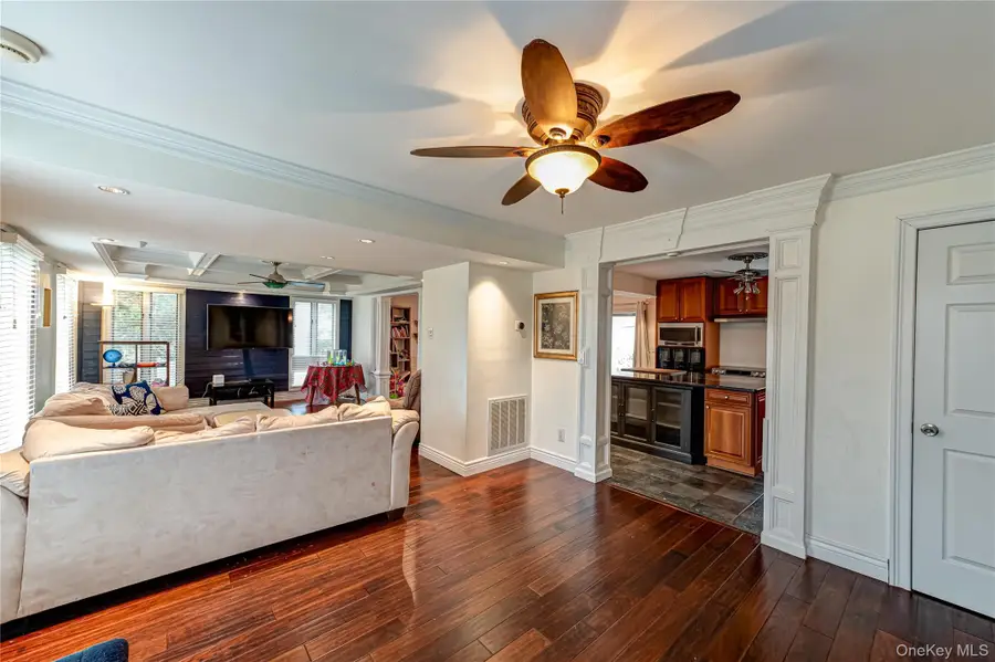 28 Barnsley Crescent, Mount Sinai, NY 11766 - #3