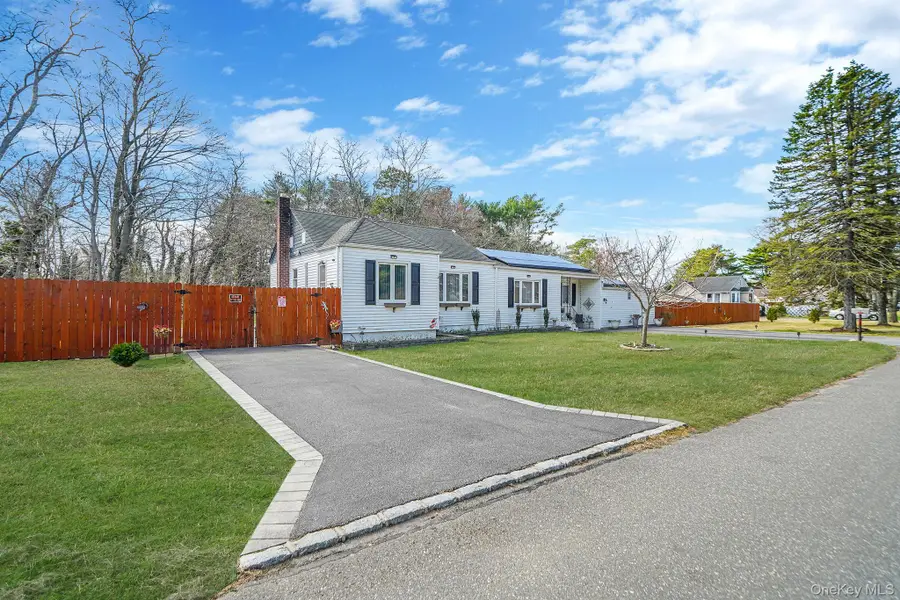 8 Evergreen Avenue, Brentwood, NY 11717 - #3