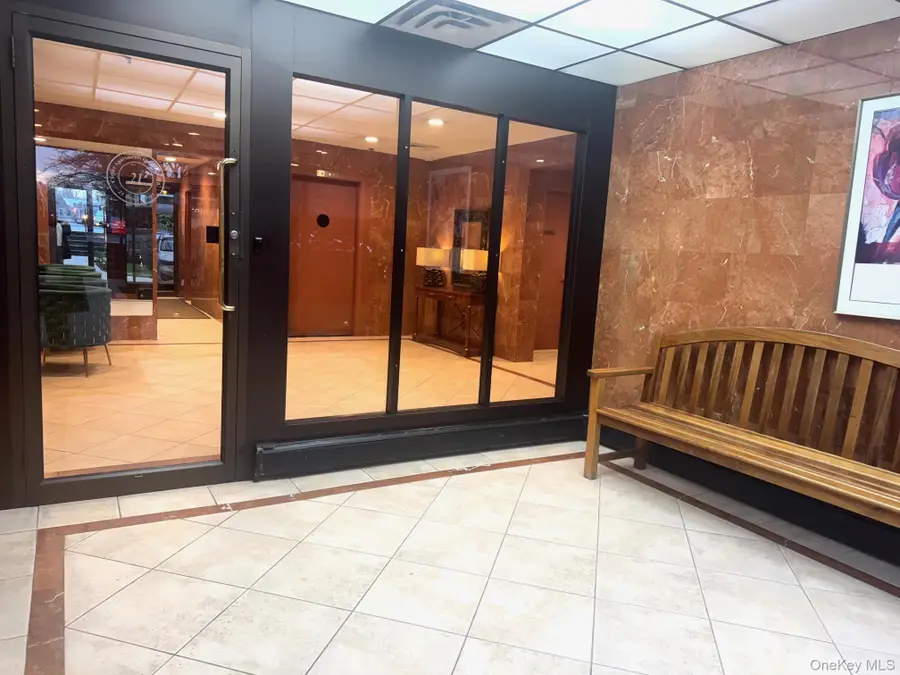 21 Bond Street #3A, Great Neck, NY 11021 - #2