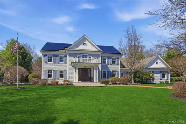 5 Toboggan Hill Path, Cold Spring Harbor, NY 11724