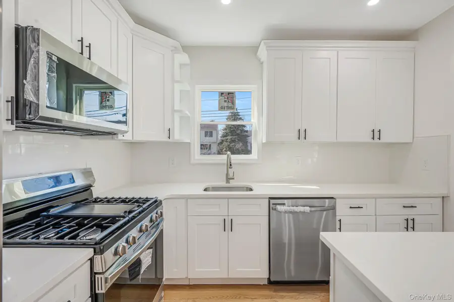 17 Riverside Street, Amityville, NY 11701 - #3