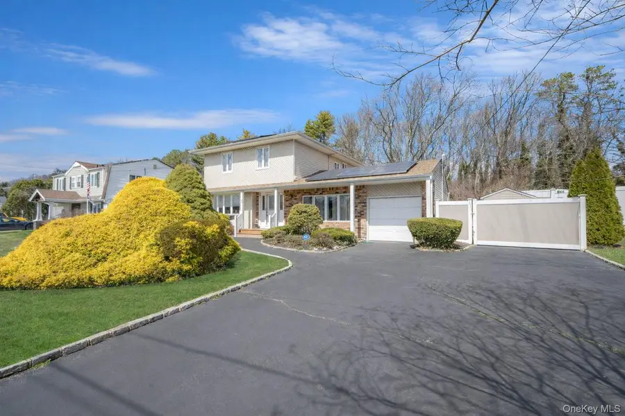 51 Wexford Drive, Oakdale, NY 11769 - #3