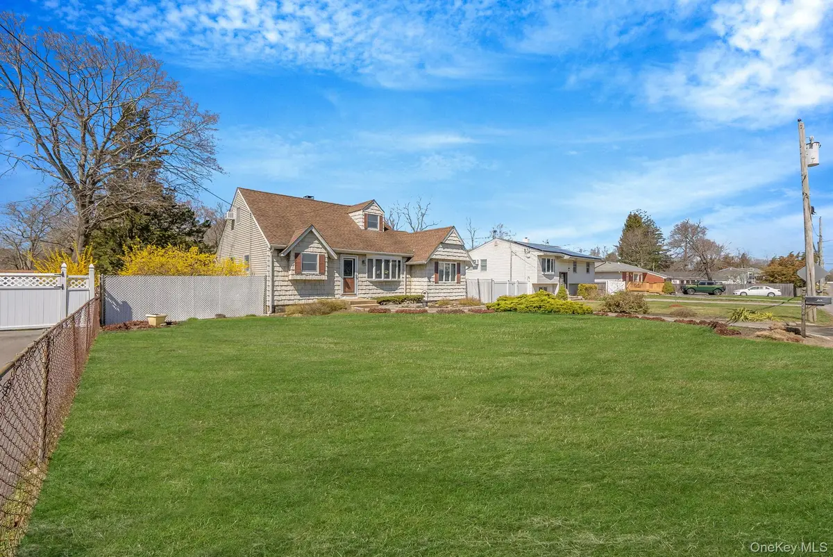 842 Greenlawn Avenue, Islip Terrace, NY 11752 - #1