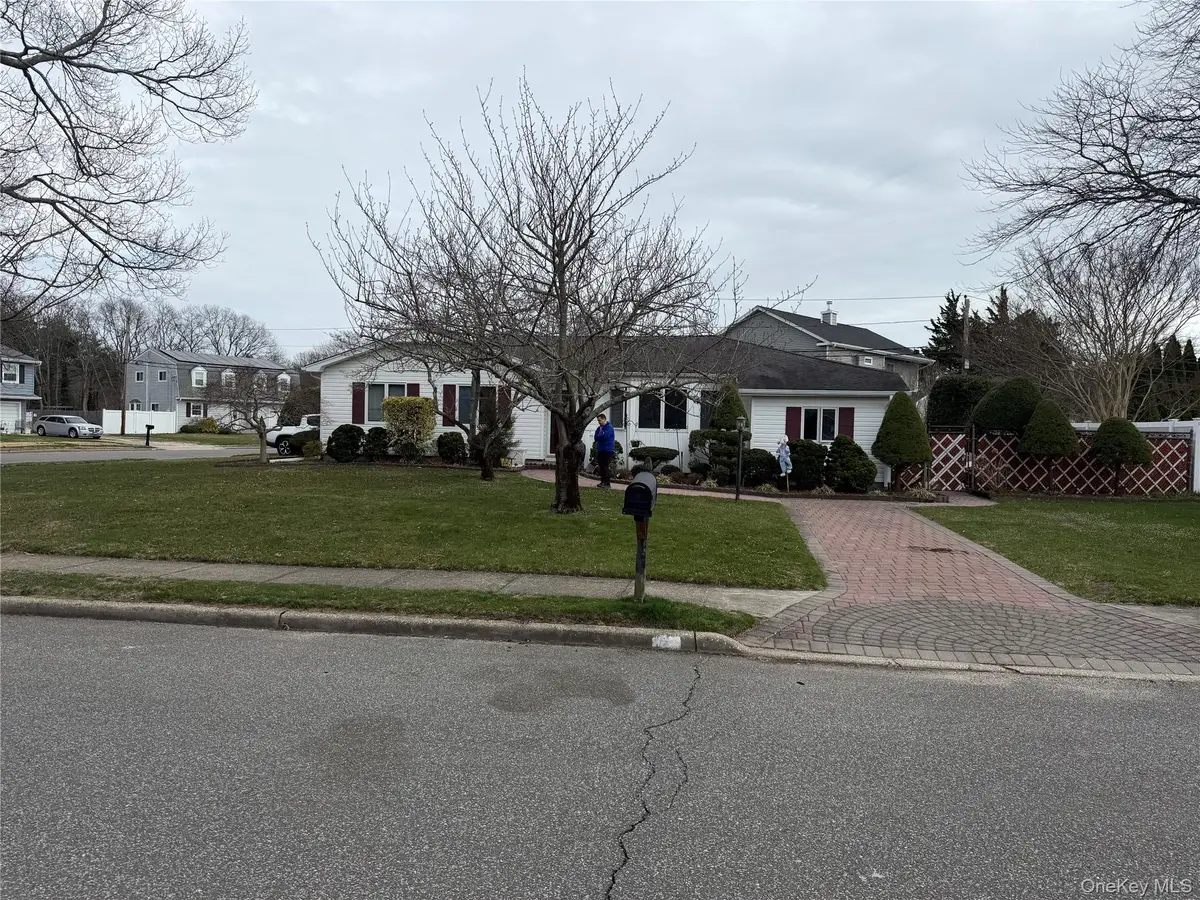 3 Jenny Lane, Holtsville, NY 11742 - #1