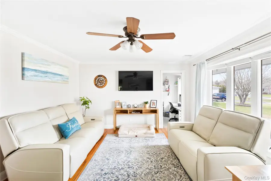 8 Wichard Drive, Oakdale, NY 11769 - #3