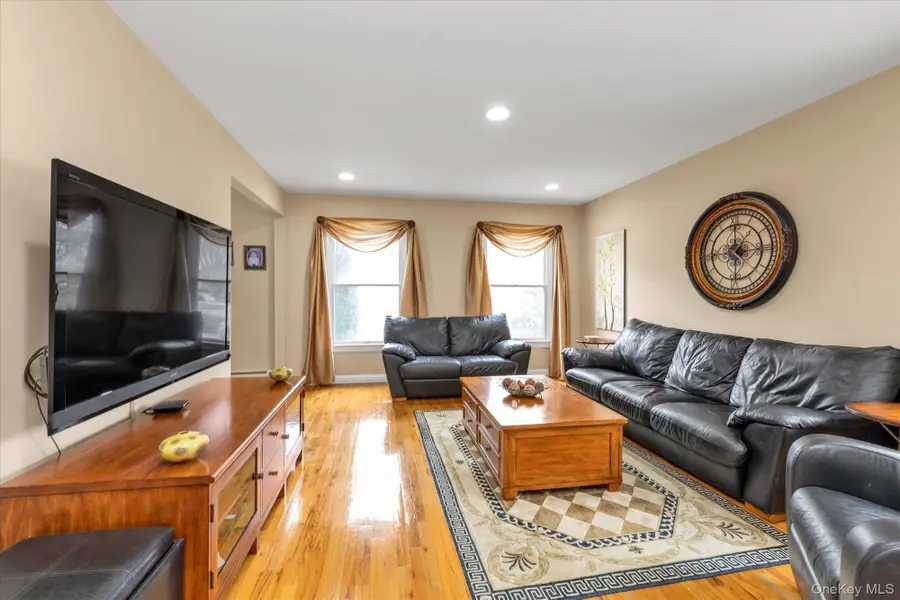 3249 Woodward Avenue, Wantagh, NY 11793 - #3