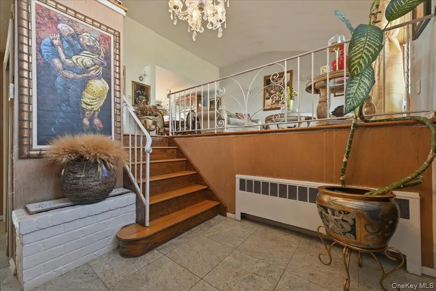 34 Bonnie Drive, Westbury, NY 11590 - #3