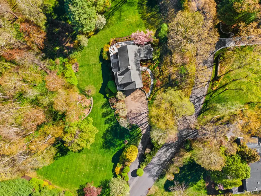 21 Hemlock Hills, Chappaqua, NY 10514 - #2