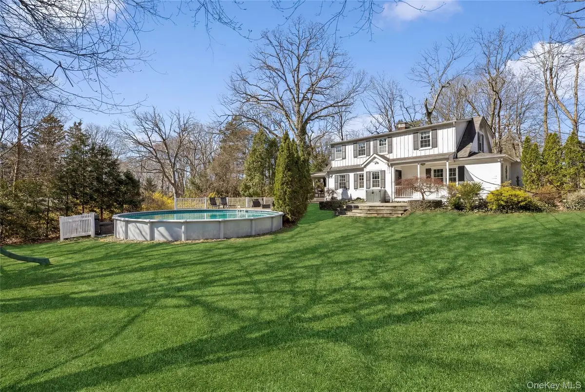 198 Pidgeon Hill Road, South Huntington, NY 11746 - #1