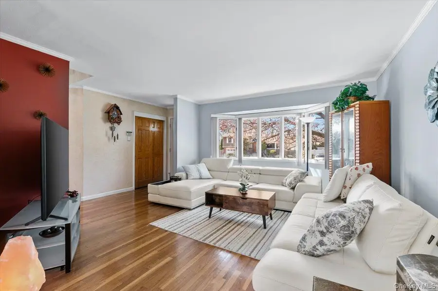 20 Pickwick Drive W, Syosset, NY 11791 - #2