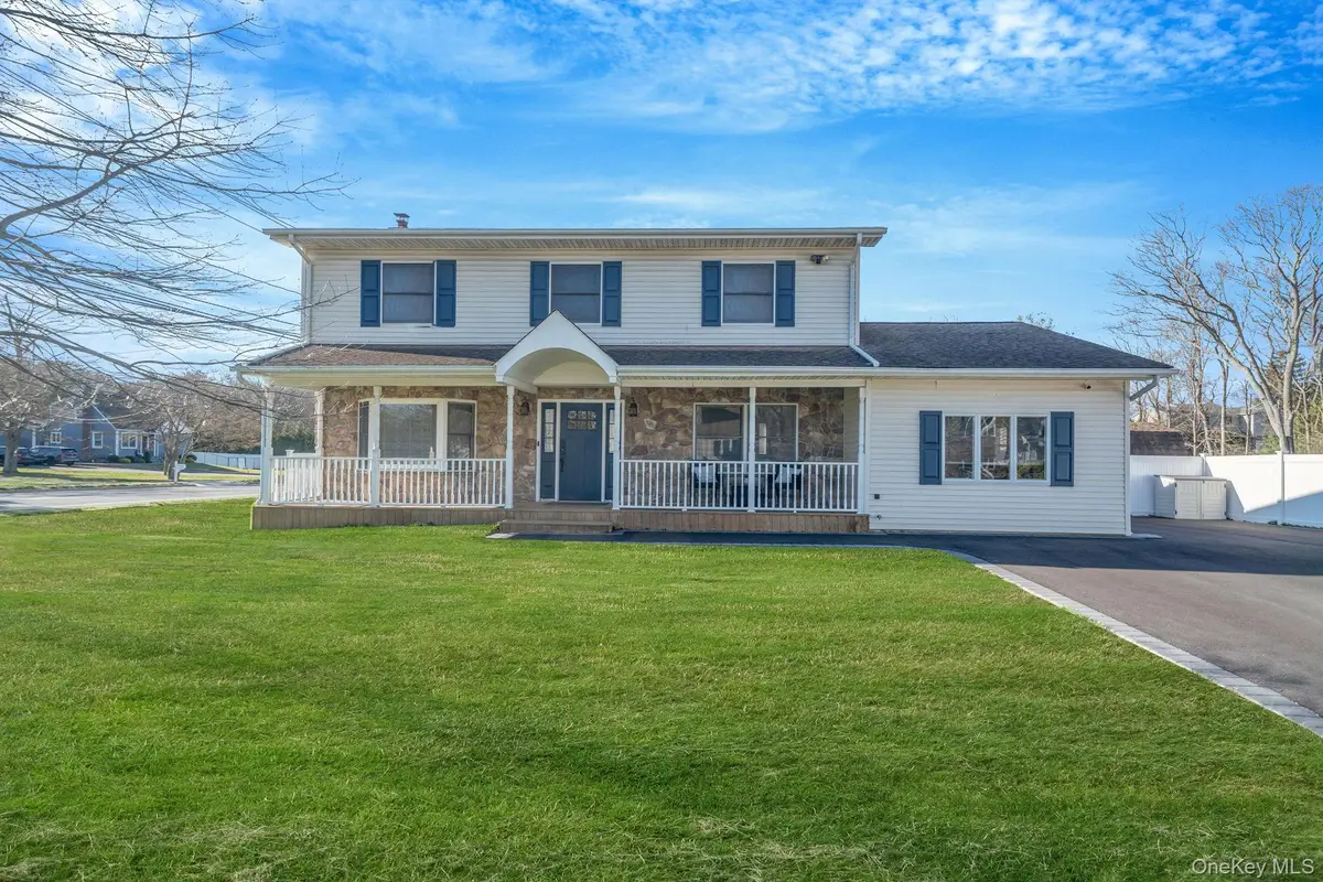 528 Mollie Boulevard, Holbrook, NY 11741 - #1