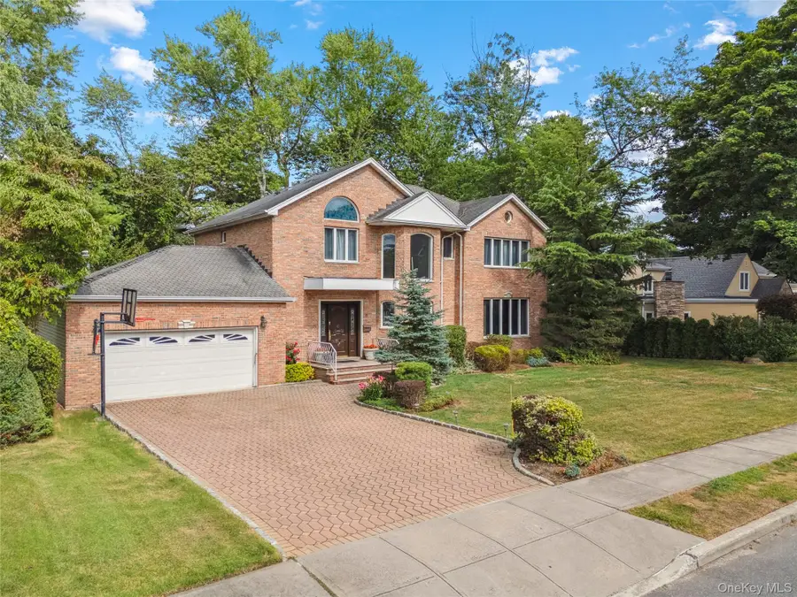 8 Percheron Lane, Roslyn Heights, NY 11577 - #2