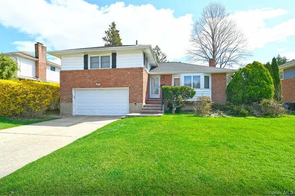 53 Stuart Drive, Syosset, NY 11791