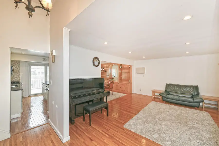 53 Stuart Drive, Syosset, NY 11791 - #3