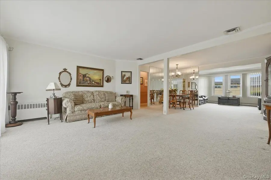 34 Jasmine Lane, Valley Stream, NY 11581 - #3