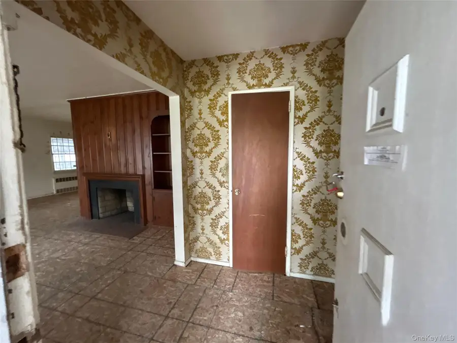 197 Delaware Avenue, Freeport, NY 11520 - #2