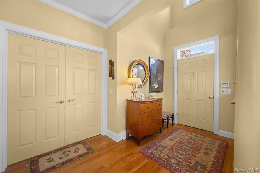 333 E Overlook, Port Washington, NY 11050 - #3