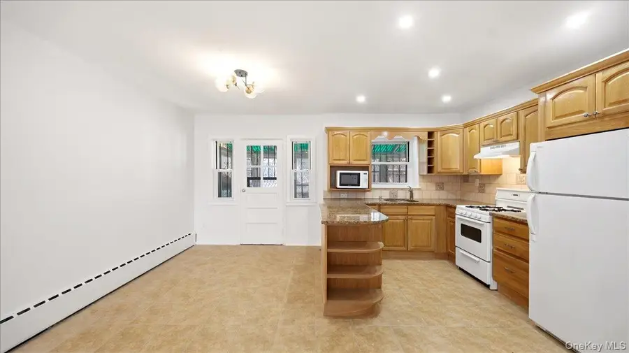 3337 Gunther Avenue, Bronx, NY 10469 - #3