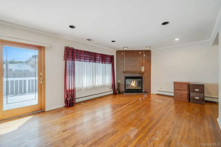 2 Rhonda Lane, Farmingdale, NY 11735 - #3