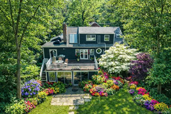 90 E Broadway, Roslyn, NY 11576