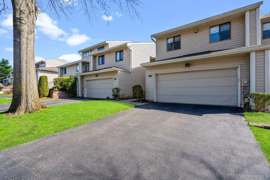 35 Chestnut Lane, Woodbury, NY 11797 - #2