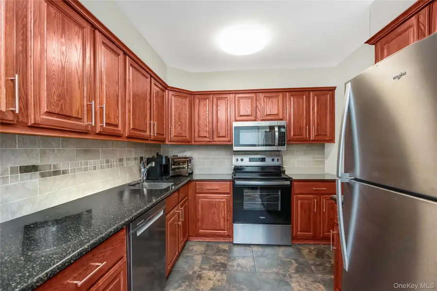 82 Cottonwood Ct. #82, Wantagh, NY 11793 - #3