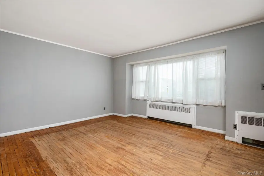 64 Arlyn Drive E, Massapequa, NY 11758 - #3